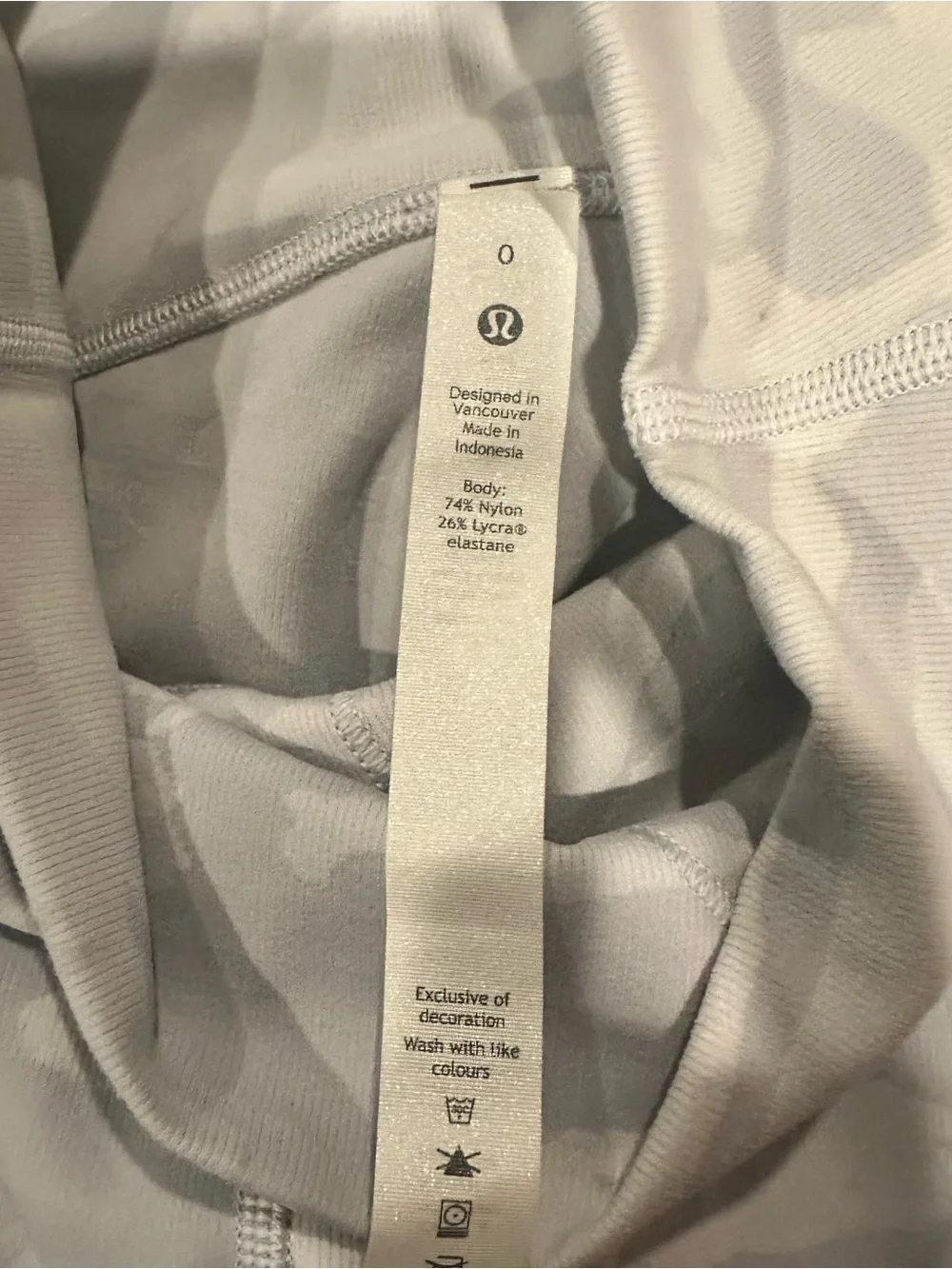 LULULEMON Wunder Under HR Short 10” Alpine White Gray Camo Ribbed Biker Size 0